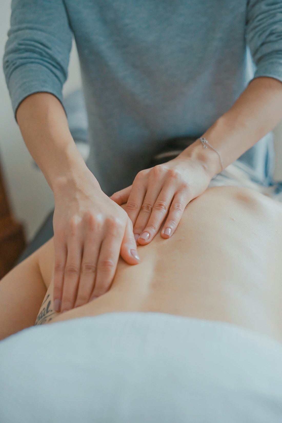 Sessão de fisioterapia manual